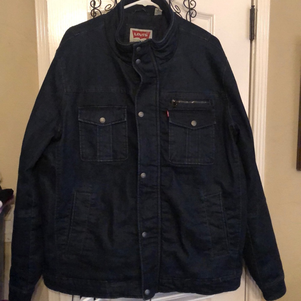 Men’s Levi’s jean jacket